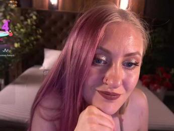 DramaQuenns webcam model stream image