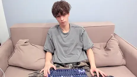 Ur_NextDoor_Boy webcam model stream image