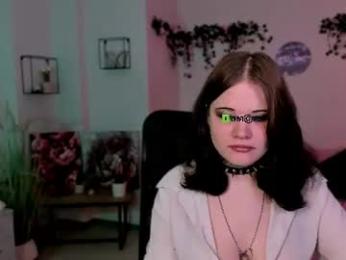 nikki_kiss_ webcam model stream image