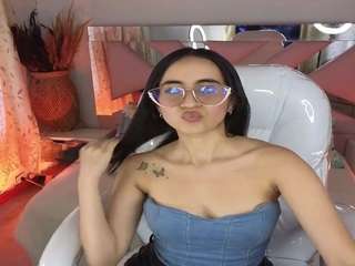 miafischer2 webcam model stream image