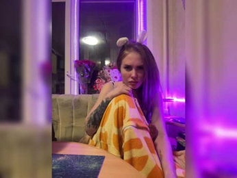 Letti28 webcam bongacams model stream image