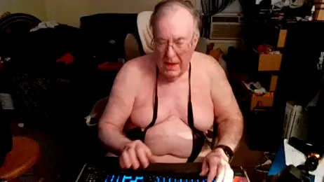 Toastir webcam model stream image