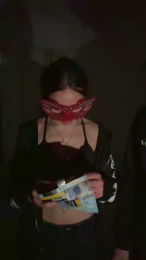 Marynikk_ webcam model stream image