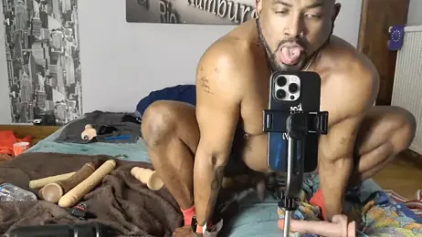 DildoPlayer33 webcam model stream image