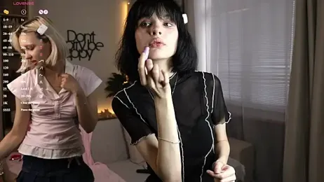 VeliaOmelia webcam model stream image