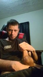 Lovegun23 webcam model stream image