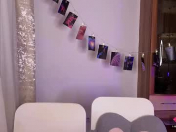 kiraturner webcam model stream image