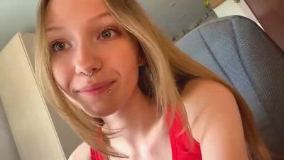 MarvaHelland webcam model stream image