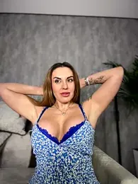 MilfNextDoor20 webcam model stream image