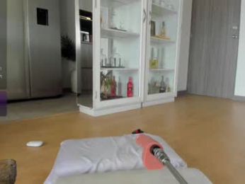 halliee webcam model stream image