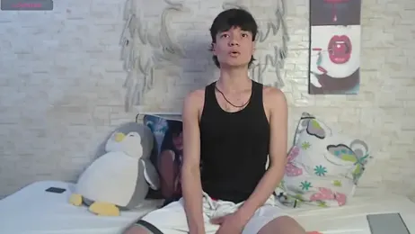 axel_milo_kairo_and_noa webcam model stream image