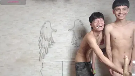 axel_milo_kairo_and_noa webcam model stream image