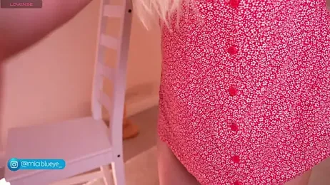 Miablueye webcam model stream image