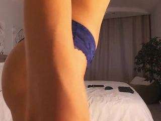 creamiebabe webcam model stream image