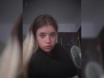 Mamamsi5 webcam model stream image