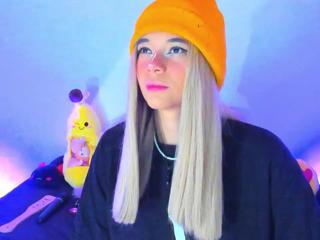 Scarlet Bridge webcam model stream image