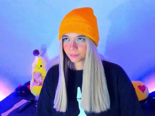 Scarlet Bridge webcam model stream image