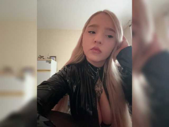 LittleDelora webcam model stream image