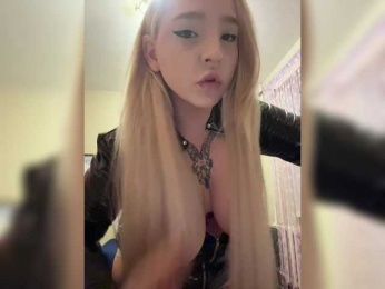 LittleDelora webcam model stream image