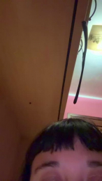 U_p_t_o_i_a webcam cam4 model stream image