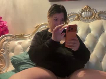 kiradivine webcam model stream image