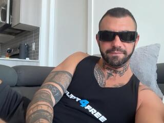 Izzi webcam model stream image