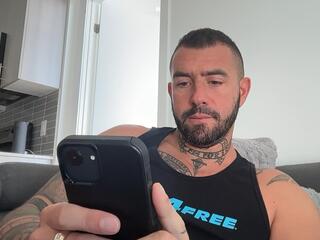Izzi webcam model stream image