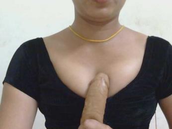 Zoya444U webcam bongacams model stream image