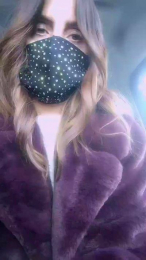 Akemy_room webcam model stream image