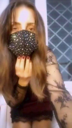 Akemy_room webcam model stream image