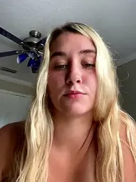 Kaylayoung12 webcam model stream image