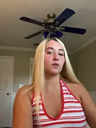 Kaylayoung12 webcam model stream image