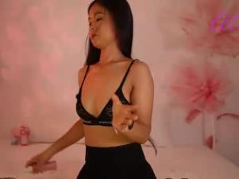 _lillilly_ webcam model stream image