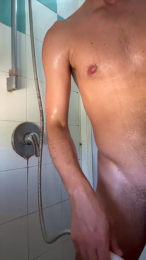 VacatedSnowfall webcam model stream image