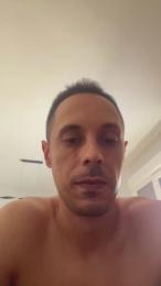 rober444 webcam model stream image