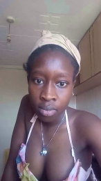 Prettylips222 webcam model stream image