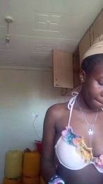 Prettylips222 webcam model stream image