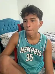 Leonarrrd_01 webcam stripchat model stream image