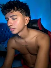 Leonarrrd_01 webcam model stream image