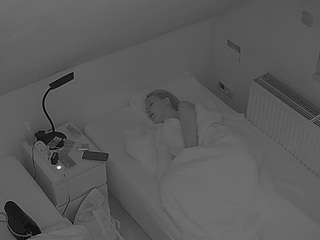 voyeurcam-julmodels-bed-7 webcam model stream image