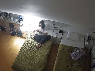 voyeurcam-julmodels-bed-7 webcam model stream image