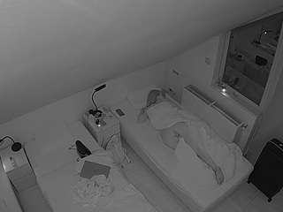 voyeurcam-julmodels-bed-7 webcam model stream image
