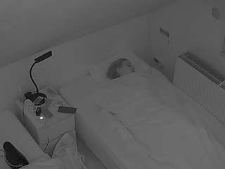 voyeurcam-julmodels-bed-7 webcam model stream image