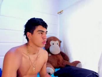 milo_and_mily webcam model stream image