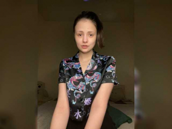 SilverSaya webcam model stream image