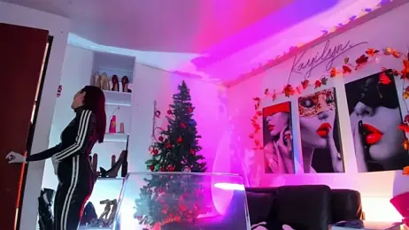 kayilyn webcam stripchat model stream image