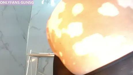 mollyguns webcam stripchat model stream image