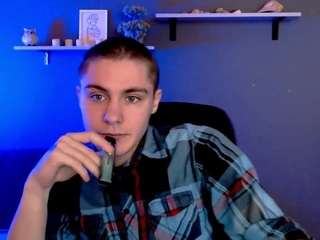 thomas-crow webcam camsoda model stream image