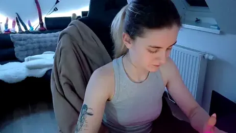 Melly4You webcam stripchat model stream image