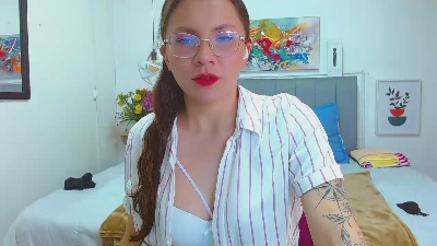 kharlamorrys_ webcam model stream image